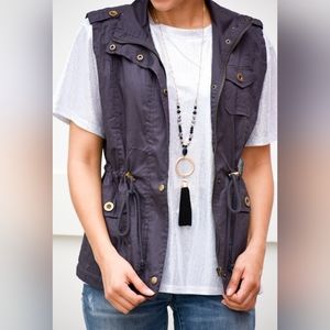 CHARCOAL UTILITY VEST